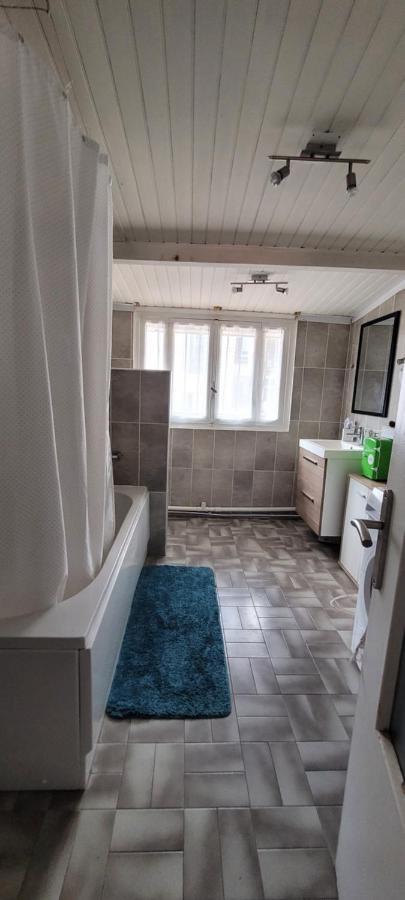 Privatunterkunft + Terrasse Privative *